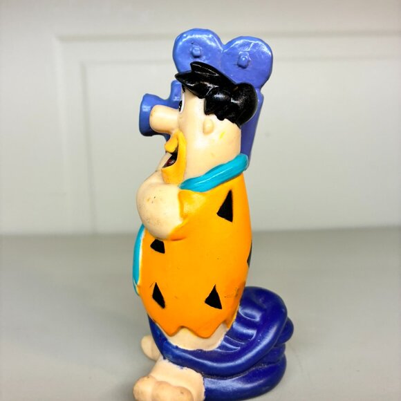 Vintage Fred The Flintstones Family VHS Video Holder Vinyl Rubber Toy - Picture 4 of 5
